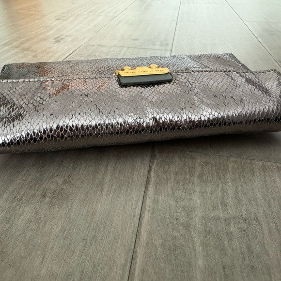 Marc Jacob silver clutch - Picture 3 of 13